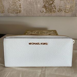 MICHAEL KORS WALLET BEAUTIFUL! NWOT